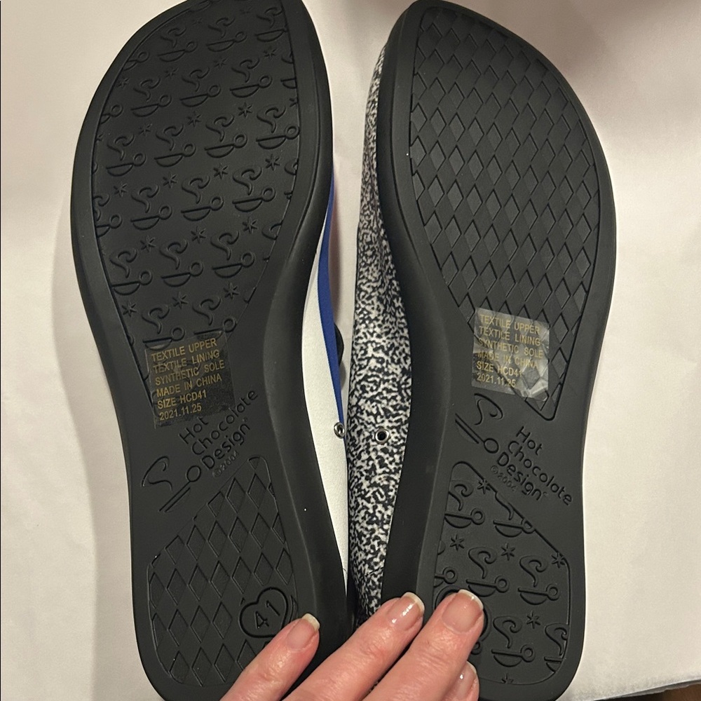 Chocolaticas Multicolor and Black Patterned Flats - Picture 4 of 8